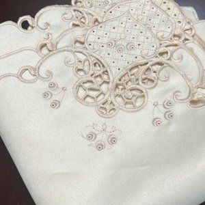 6 CLOTH NAPKINS